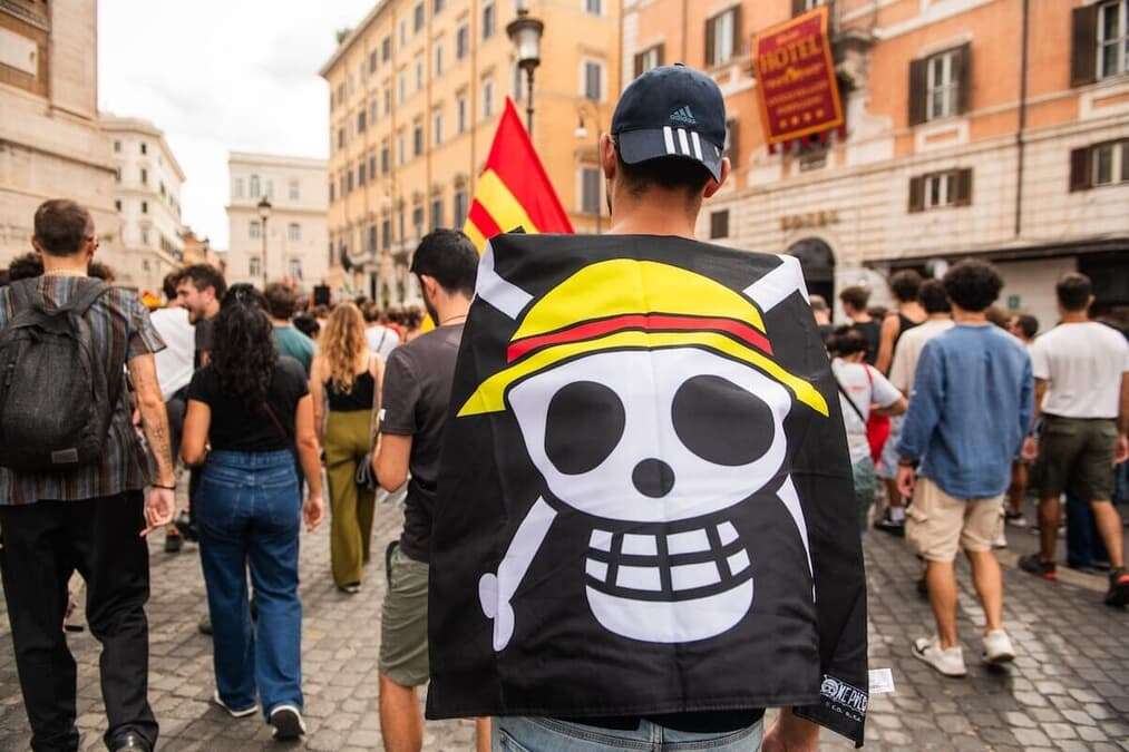 ワンピースの旗はなぜ、Z世代の抵抗のシンボルとして世界に広がったのか｜ニューズウィーク日本版 オフィシャルサイト