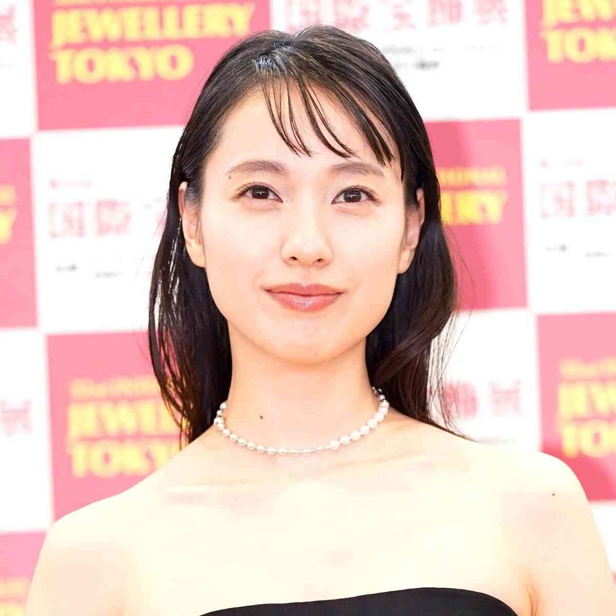 まさかの細木数子さん役で話題！戸田恵梨香の全身ショット「ほんとに…」「超絶美しすぎる」夫は松坂桃李
