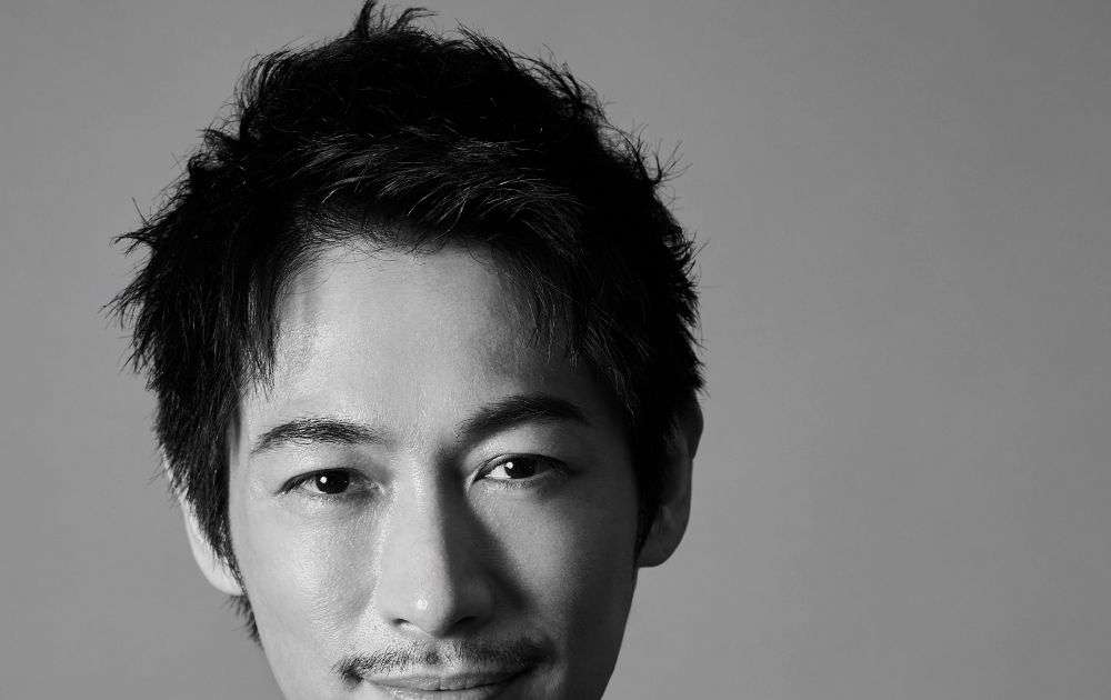 ディーン・フジオカ、役づくりで日サロ会員に 大泉洋主演「ちょっとだけエスパー」おバカキャラ役で大胆イメチェン｜シネマトゥデイ