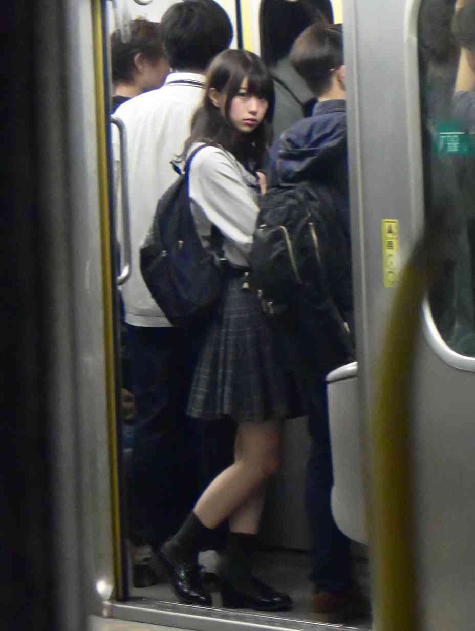 文科省、「高校無償化」向け財源の確保要望へ 法人税増税議論も視野