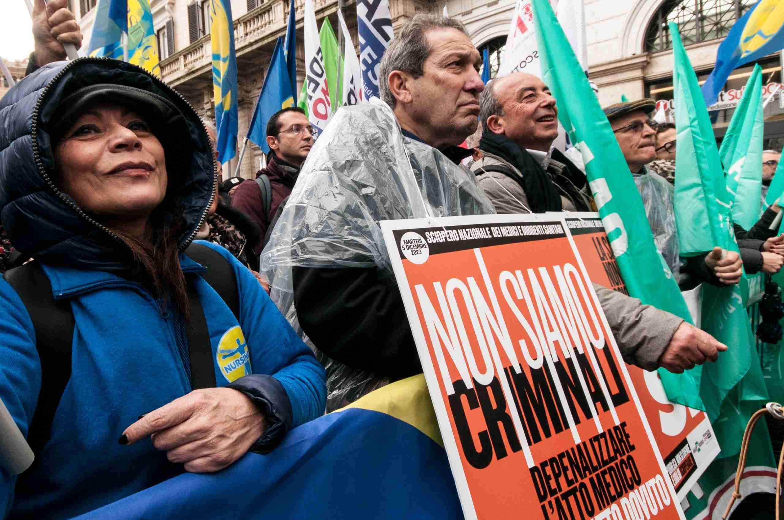 Les aides-soignants de l’UE peinent à gagner un salaire décent, avertissent les syndicats - Euractiv FR