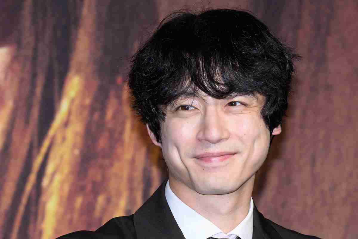 坂口健太郎がヘアメイク女性と「役者に専念」破局、事務所が説明も…“永野芽郁との関係はスルー”の違和感