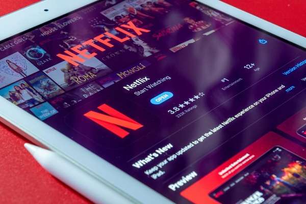 Netflixが視聴率指標を変更、「視聴時間」から「視聴数」に | Branc（ブラン）-Brand New Creativity-