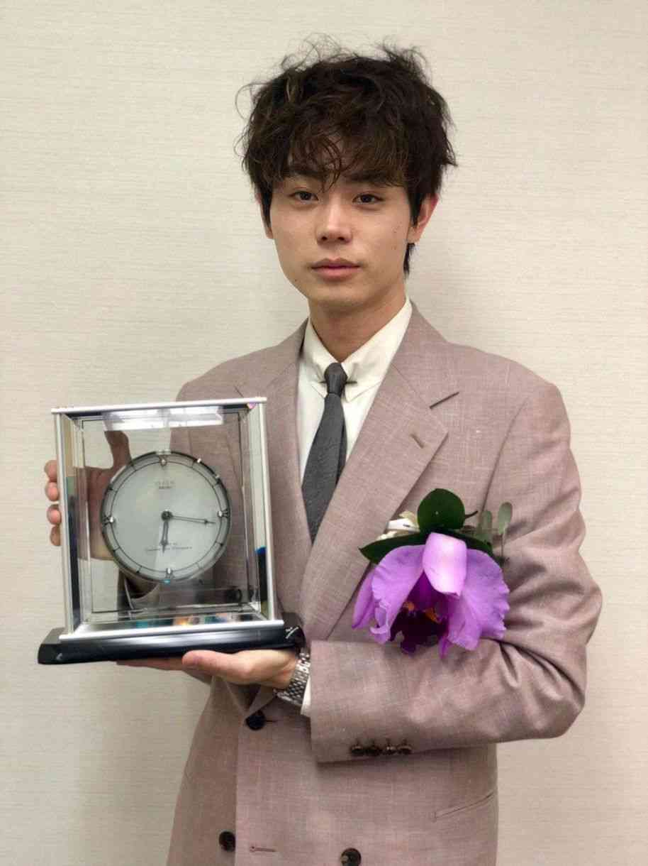 「一瞬誰？って」「別人すぎ」共演重ねた人気女優と結婚から4年…〝激変〟32歳俳優の奇抜な姿に衝撃「言葉にできない凄さ」：「おっ！」でつながる地元密着のスポーツ応援メディア 西スポWEB OTTO!