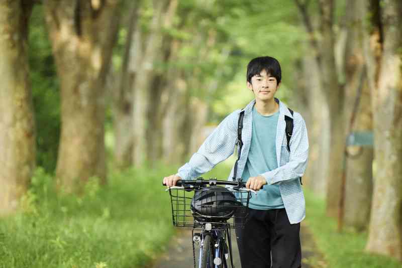 悠仁さま充実した大学生活　6日に成年式、宮内庁が近況公開（毎日新聞） - Yahoo!ニュース