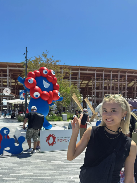 小島瑠璃子、大阪・関西万博を満喫「弾丸日帰り!!!」 思い出ショットを公開「めちゃくちゃきれい」「オーラ有り過ぎ」