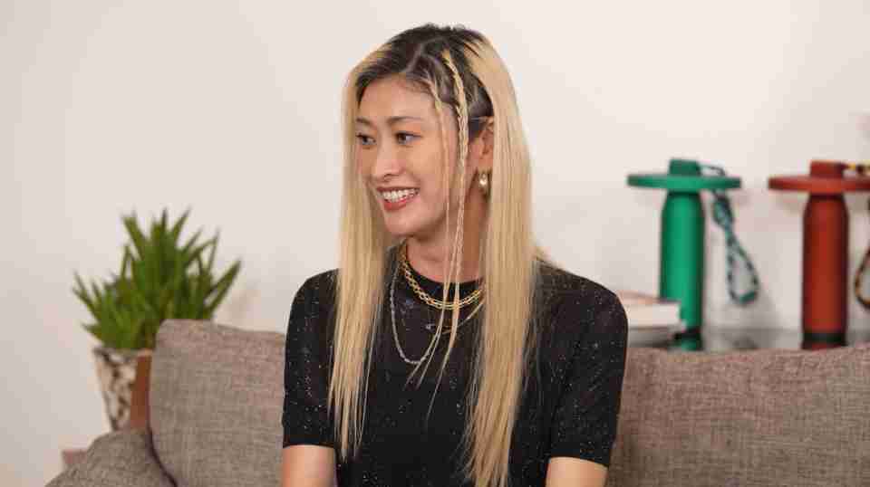 【独自】小栗旬、沖縄旅行で見せた“オーラなし”パパ姿…社長業の傍ら2カ月連続の「家族サービス」
