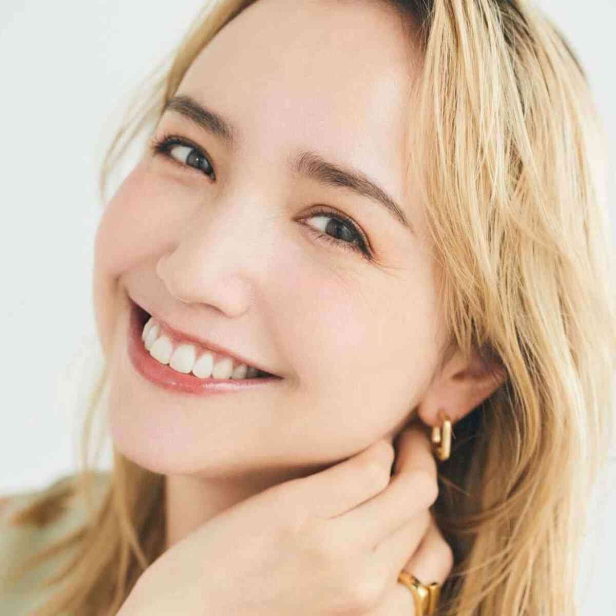 豊田エリーさん(36歳）同業の夫と結婚してよかった！夫婦円満の秘訣は話し合うこと｜STORY（magacol） - Yahoo!ニュース