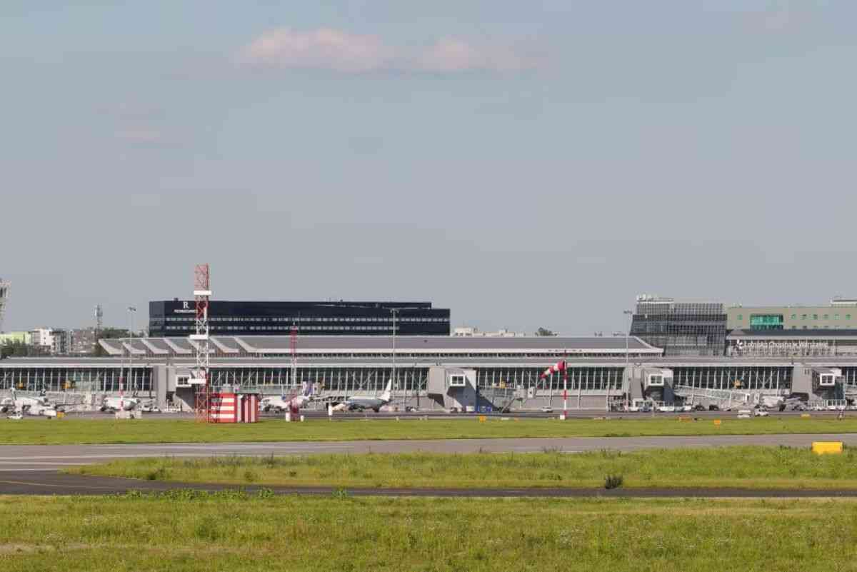 ポーランド軍、領空侵犯のドローンを撃墜　ロシアのウクライナ攻撃で侵入 - CNN.co.jp