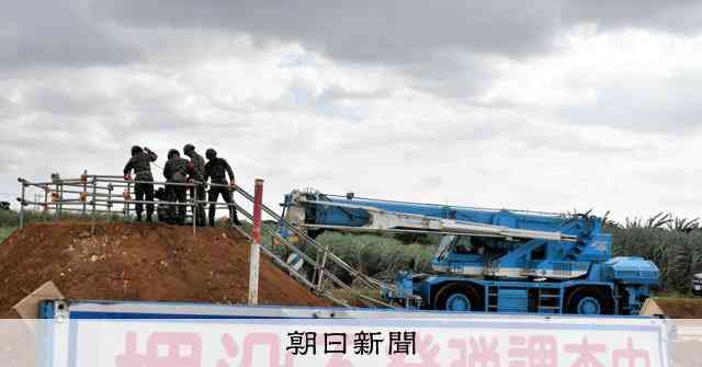 「畑を掘ったら不発弾が5発」　緊迫の処理現場、夜に道路を封鎖し…：朝日新聞