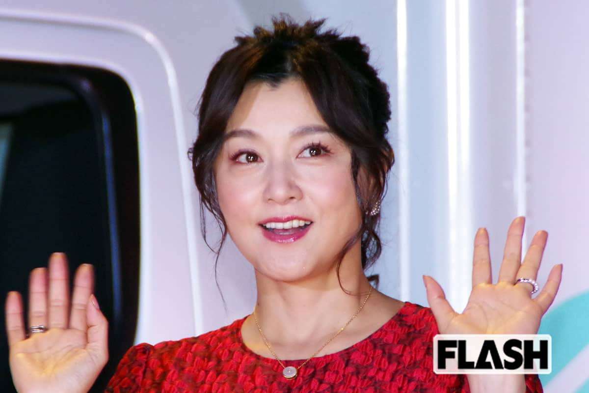 「髪の毛どうしたん」ファン困惑 藤原紀香　白ワンピ＆ショートカットの圧倒的な美貌も髪型への指摘殺到
