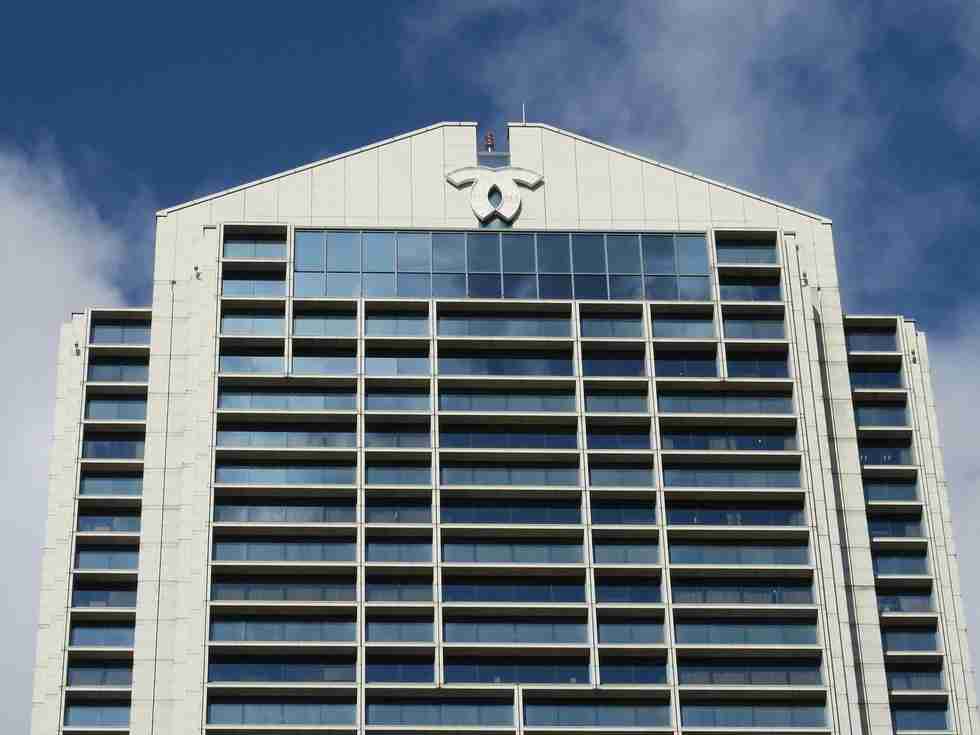 同僚にヘッドロック、勤務中の言葉遣いに腹立て　神戸市水道局の職員処分|社会|神戸新聞NEXT