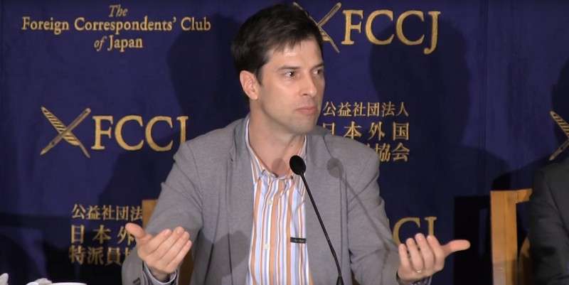 「まず名刺を配って」マルチタレント・パックンのキャリアを支えた日本の慣習 | ログミーBusiness