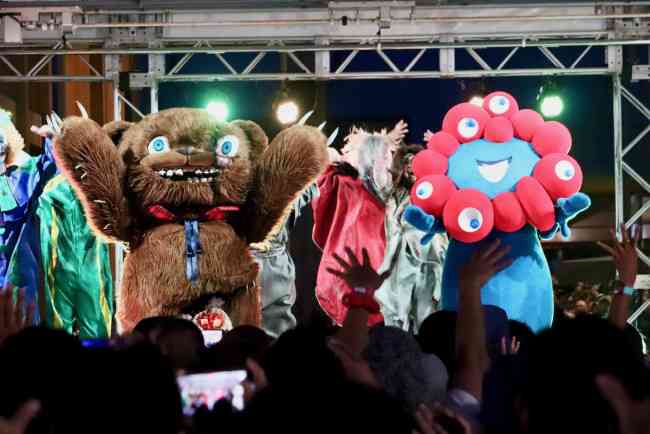 万博、ミャクミャク&ゾンビがダンスで”超熱狂” USJ×万博初本格コラボ 一日限りの『ハロウィーン・ホラー・ナイト』