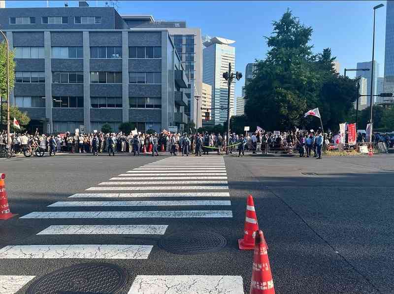 あれ？なんでこのデモはオールドメディア報道しないの？「石破やめるなデモ」は200人程度の規模で... - 草間やすひろ（クサマヤスヒロ） ｜ 選挙ドットコム