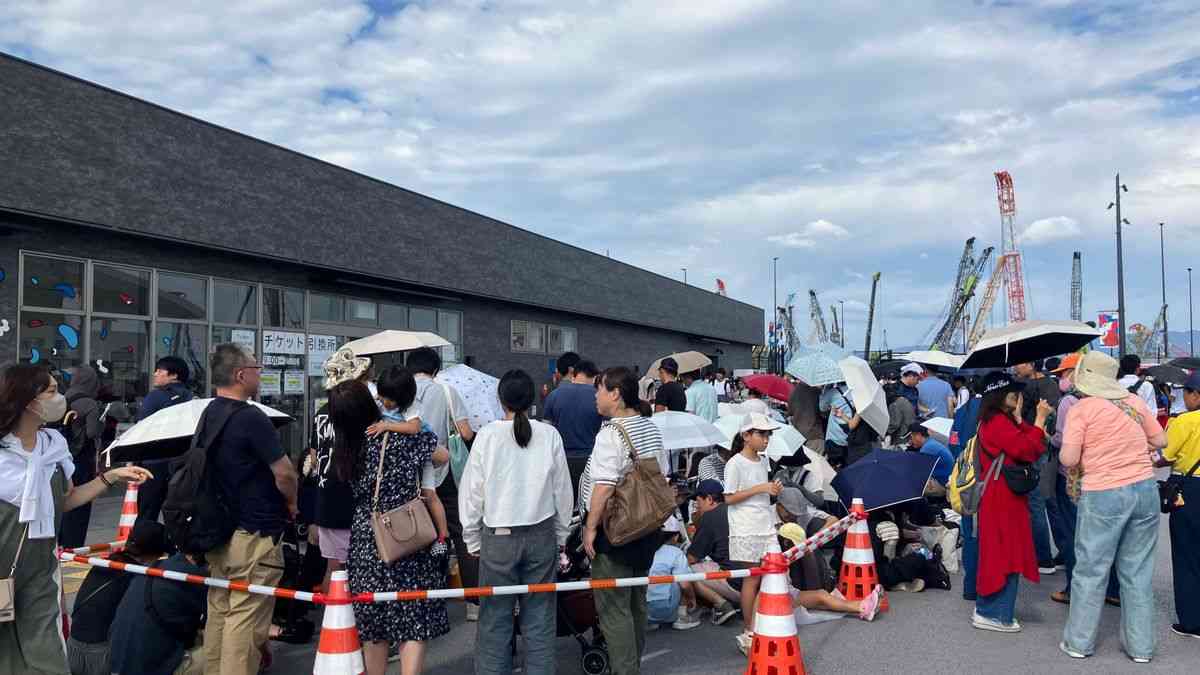 【速報】万博“未使用”チケットの交換対応初日　1日数百枚程度…朝から東ゲート交換所に長蛇の列も午前9時前に打ち切り（2025年9月27日掲載）｜YTV NEWS NNN