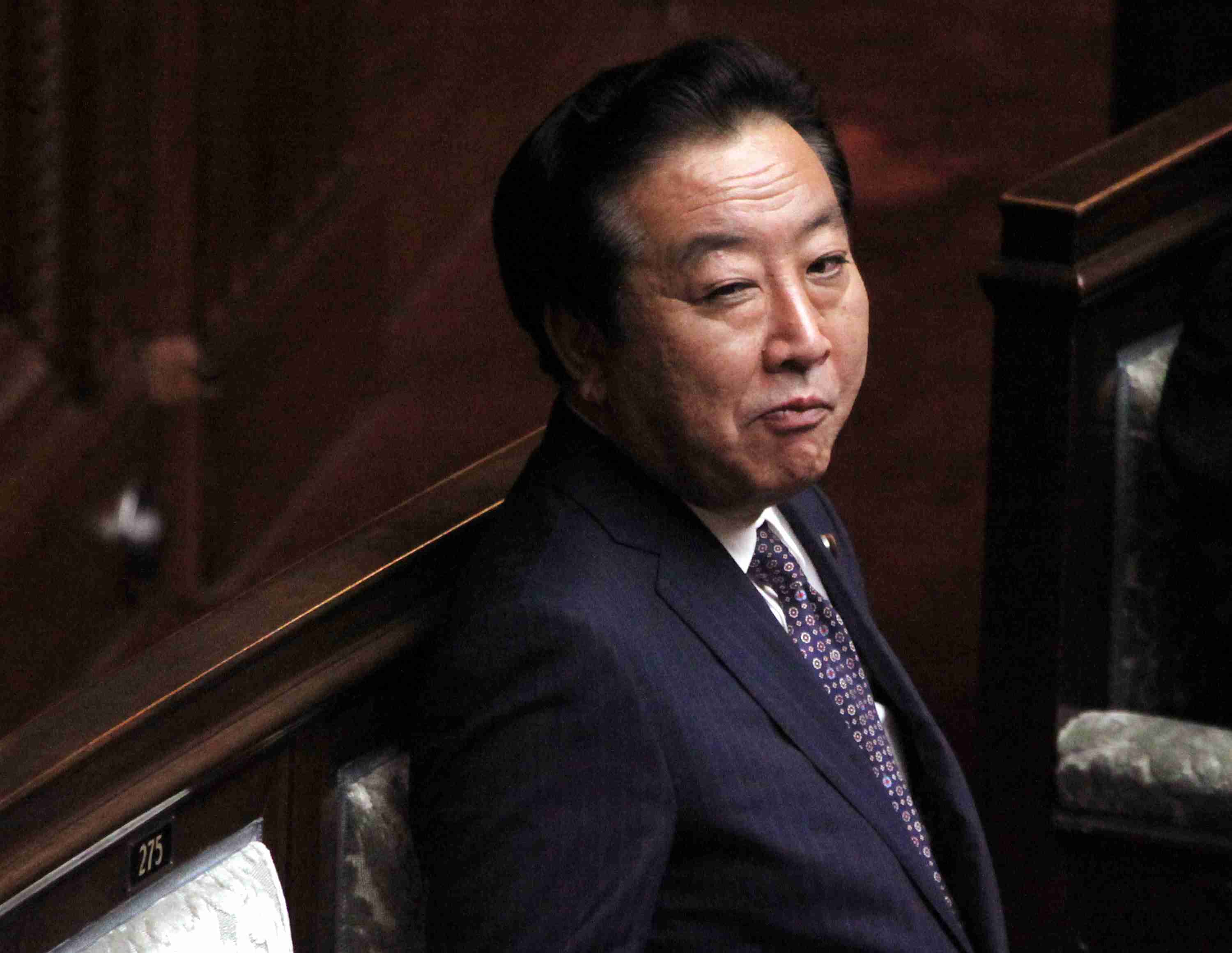 野田政権：消費税増税法が成立－実行になお残る政治リスク - Bloomberg