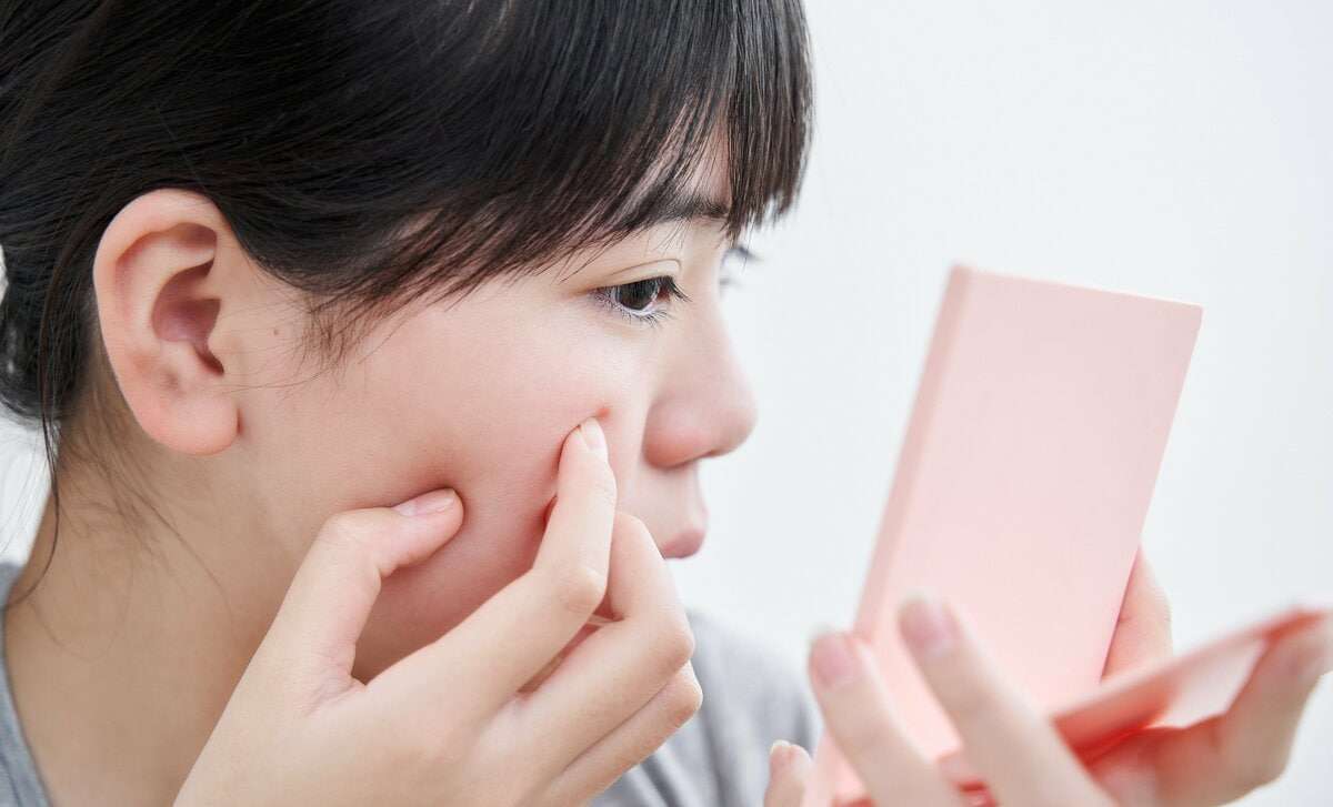ランドセル姿の女児が「毛穴が消えるらしいよ」　小中学生が夢中のTikTokスキンケア　医師の母親も思い悩む | AERA DIGITAL（アエラデジタル）