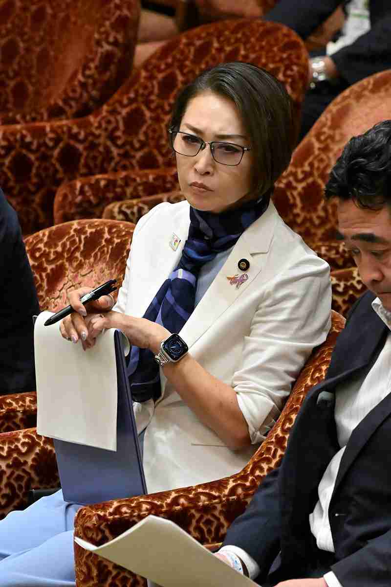 国会を抜け出して美容整形クリニックで3時間も…　三原じゅん子大臣の行動について24歳年下の夫を直撃すると（デイリー新潮） - Yahoo!ニュース