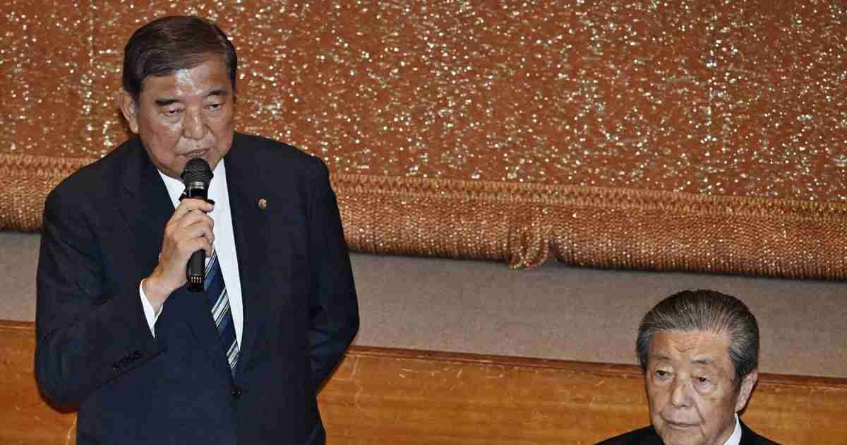 石破首相、進退巡り「しかるべき時に決断」　自民両院議員総会で