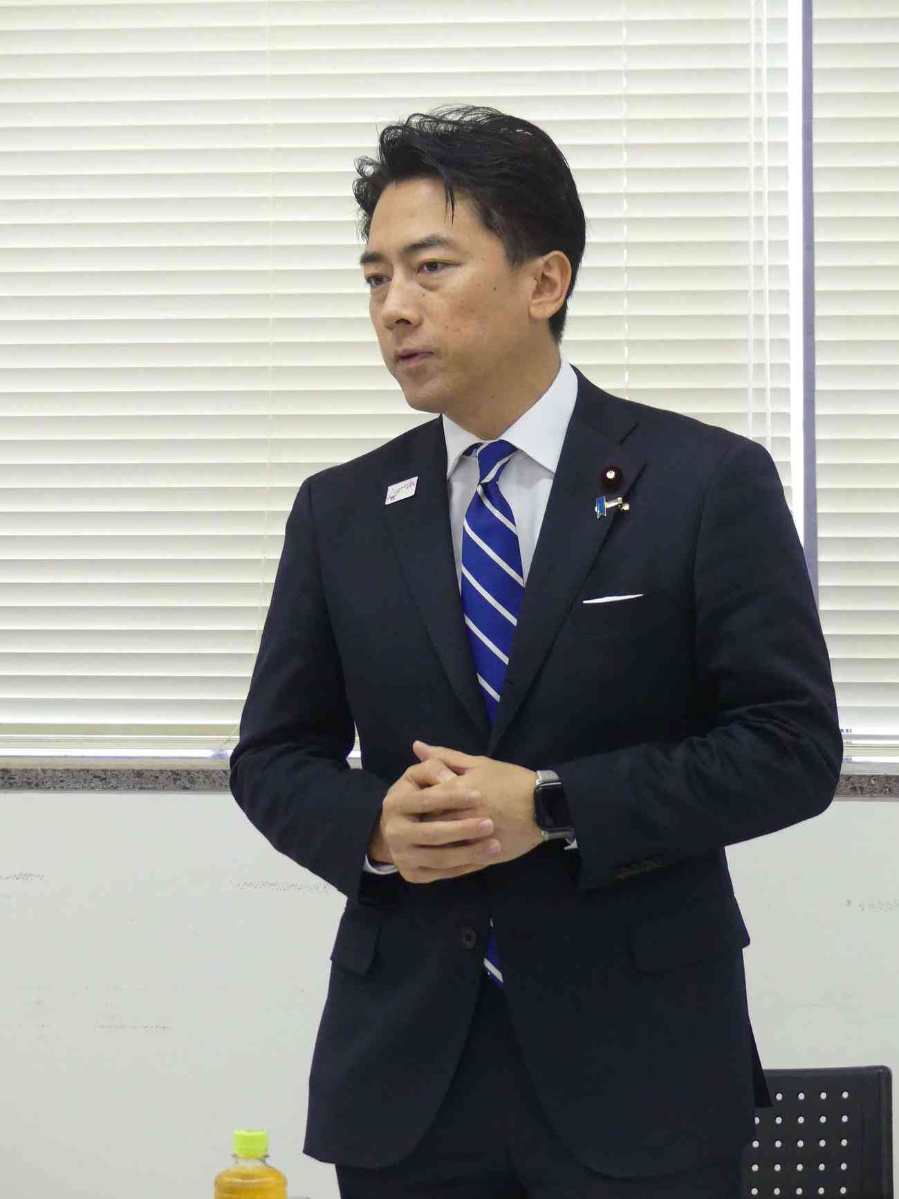 【総裁選】小泉進次郎氏がかみ合わない答え…ステマ問題めぐる高校生の質問に　ニコニコ討論会