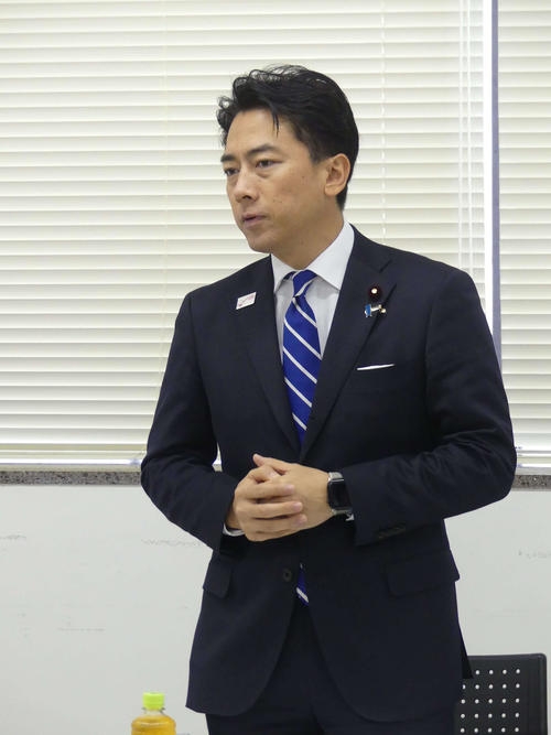 【総裁選】小泉進次郎氏がかみ合わない答え…ステマ問題めぐる高校生の質問に　ニコニコ討論会 - 政治 : 日刊スポーツ