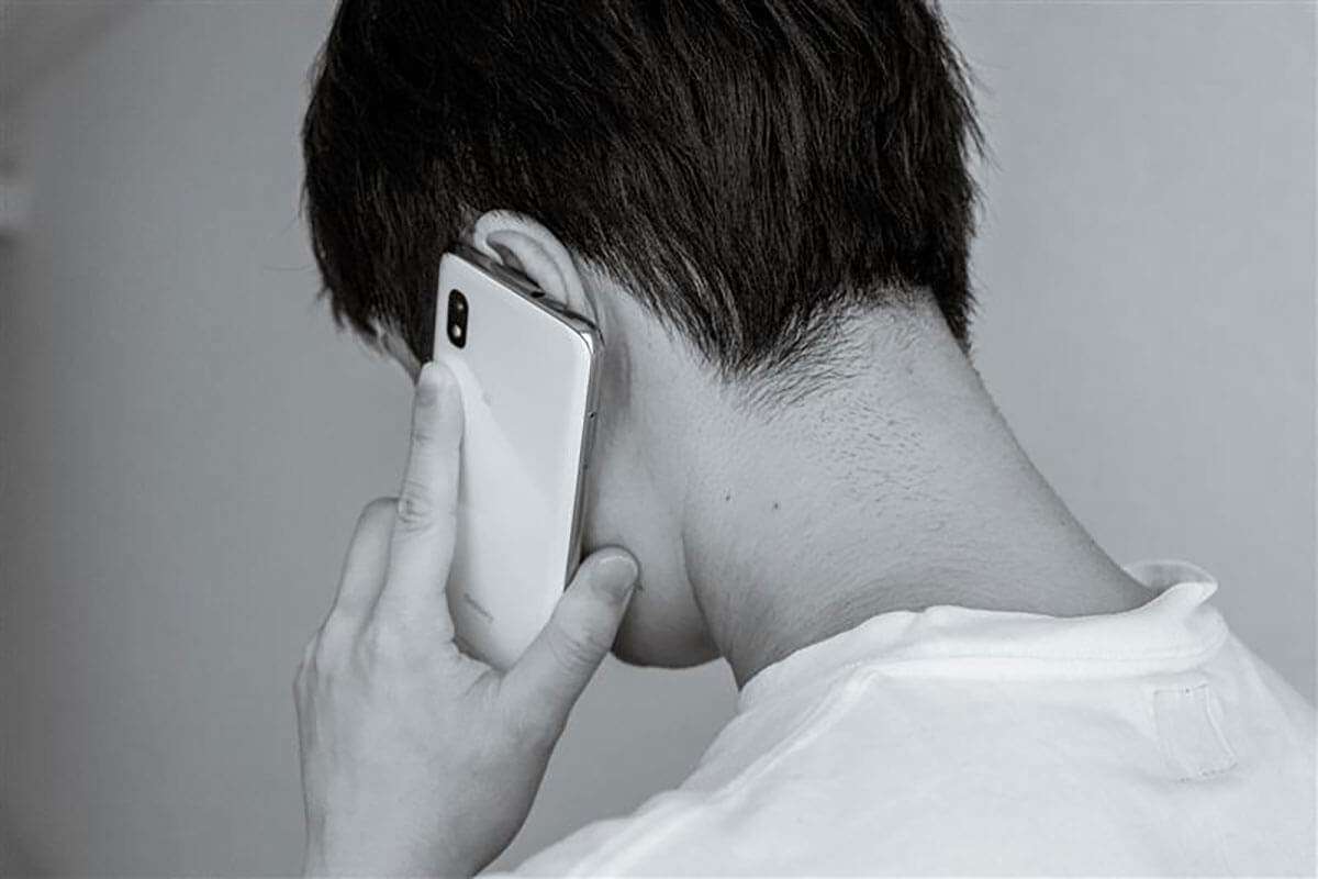 そろそろ「制服警官はコンビニに立ち寄るな」的なクレームはやめてはどうか…働く人々を委縮させるクレーマーの“見えざる罪” | デイリー新潮