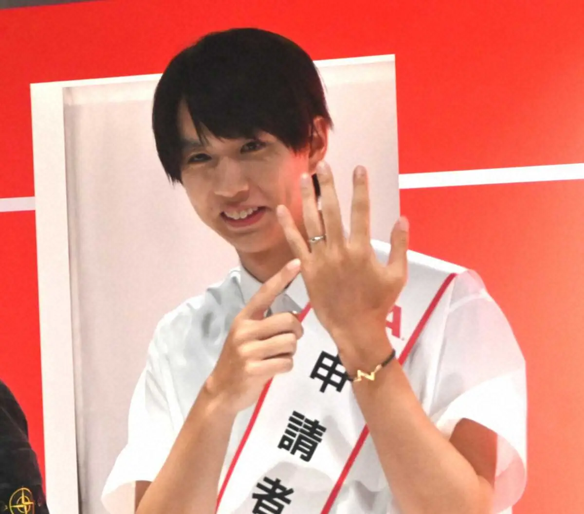 はじめしゃちょー　左手薬指の指輪を指差して…「幸せです！」オーラ全開　結婚後初の公の場