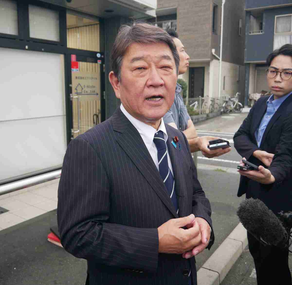 自民総裁選出馬の茂木氏　川口市のクルド人問題現場を視察　「違法外国人ゼロを目指す」