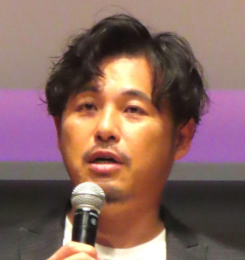 46歳芸人が「心霊写真」疑惑に言及、自身アップの写真に「指が数本…」指摘相次ぎ経緯説明 - 芸能 : 日刊スポーツ