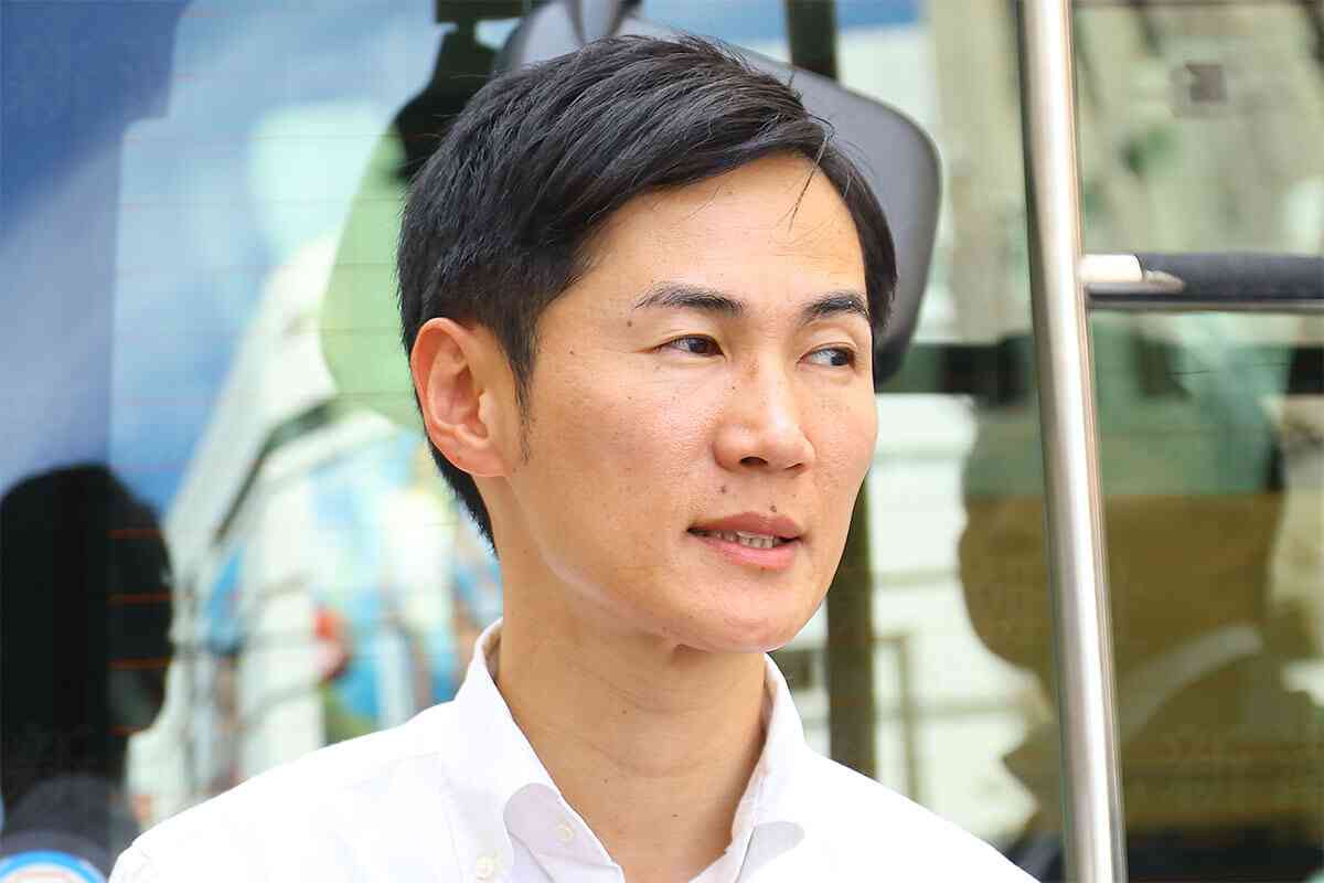 ねちねちと新聞記者を詰める「石丸氏」は「かっこいい大人」か…かつて支持した識者も「パワハラ上司が部下を追い詰めているような印象」 | デイリー新潮