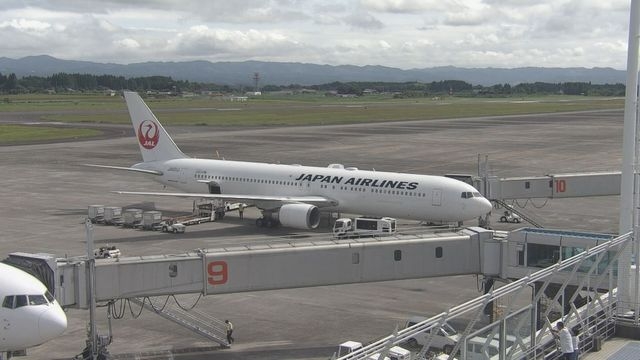 鹿児島発 羽田行きの日本航空の飛行機内で煙　乗客・乗員計245人が避難　離陸前に確認