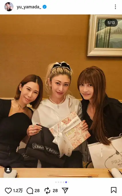 山田優 黒木メイサ、アンミカらとの豪華バースデーショットを大量投稿!「いつも奇麗で素敵」の声