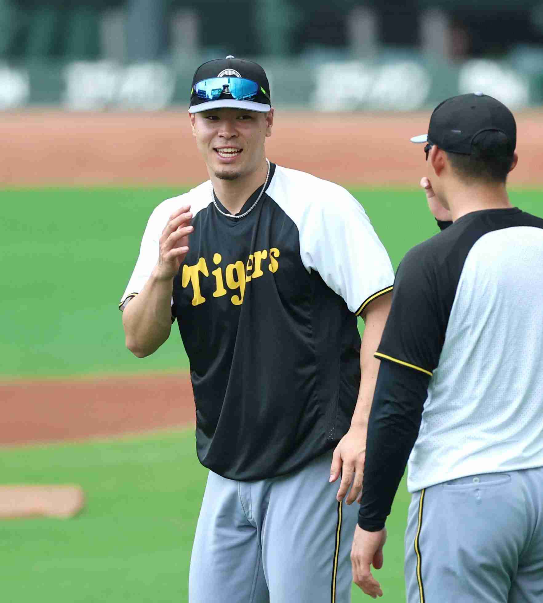 阪神・佐藤輝　今季初のベンチ外で３試合目の欠場　藤川監督「超人ではないということ」１８日以降「また明日考えます」（デイリースポーツ） - Yahoo!ニュース