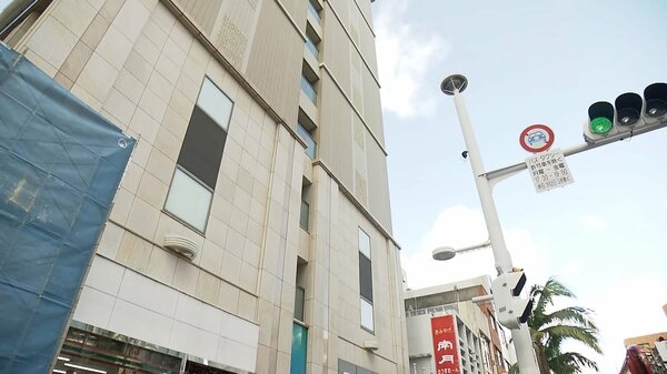 【速報】那覇のホテルで男性が刺され心肺停止に…刺したとみられる人物の身柄を確保　沖縄・国際通り沿いのホテルで｜FNNプライムオンライン