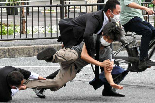 安倍氏銃撃、背景に「宗教的な虐待」主張へ　山上徹也被告の弁護団（朝日新聞） - Yahoo!ニュース