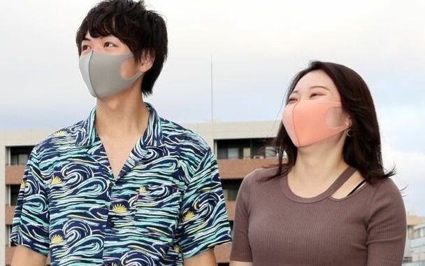 “アダルト動画配信”で貧乏から大脱出！ 月収4000万の20代「えむゆみカップル」誕生秘話「裸を見せるのに抵抗はありませんでした」 | 文春オンライン