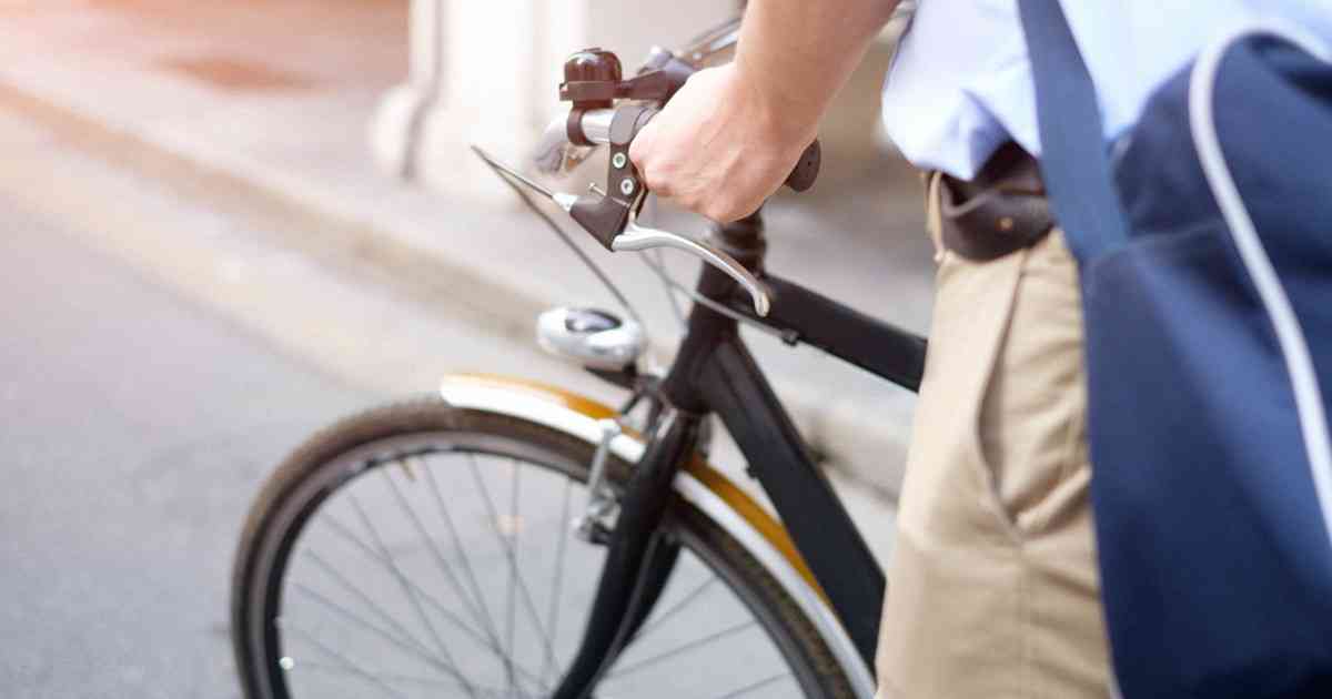 自転車「ながらスマホ」は反則金1.2万円　警察庁ルールブック公表 | 毎日新聞