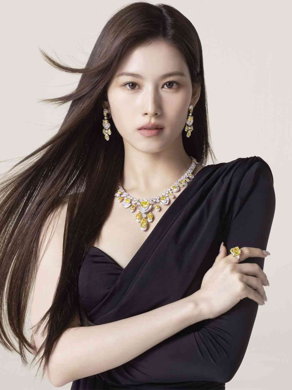 元人気カップルYouTuber、高級ジュエリーブランド広告起用に飛び出す異論「ハイブラ×YouTuber」コラボで繰り返される“炎上”