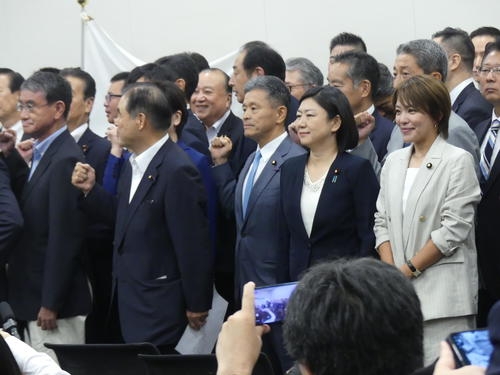 今井絵理子氏が小泉進次郎農相の総裁選出陣式に出席　昨年は上川陽子氏の推薦人 - 政治 : 日刊スポーツ