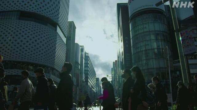 新型コロナウイルス 1か月余りで死者1万人超 その背景は｜NHK