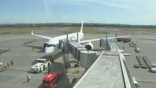 新千歳発羽田行き日本航空機が左側エンジンにトラブル　新千歳空港に引き返し右側エンジンのみで緊急着陸 HTB北海道ニュース