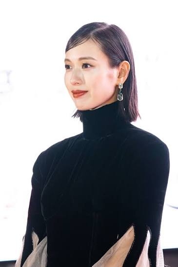 まさかの細木数子さん役で話題！戸田恵梨香の全身ショット「ほんとに…」「超絶美しすぎる」夫は松坂桃李
