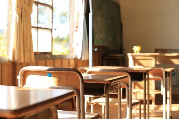 子どもの自殺者529人と過去最多に…若者の自殺者も3000人以上と高止まり「進路に関する悩み」が最多　自殺対策白書｜FNNプライムオンライン