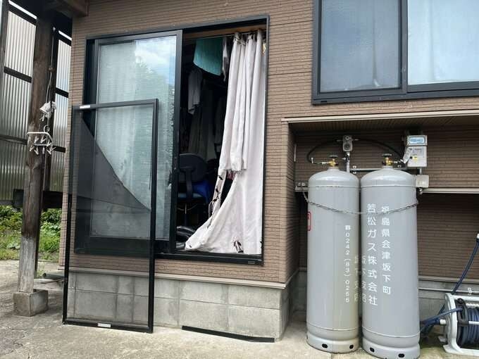 【住宅でクマ被害】飼い犬の鳴き声で窓開けたら…カーテン引き裂かれ、犬は死ぬ 福島・喜多方市