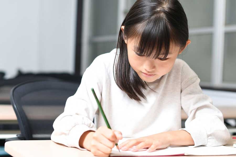 「完全にエゴだわ…」　英検3級の会場で子どもが号泣　付き添いの母親が見た光景に衝撃「精神的な土台がない」 | Hint-Pot