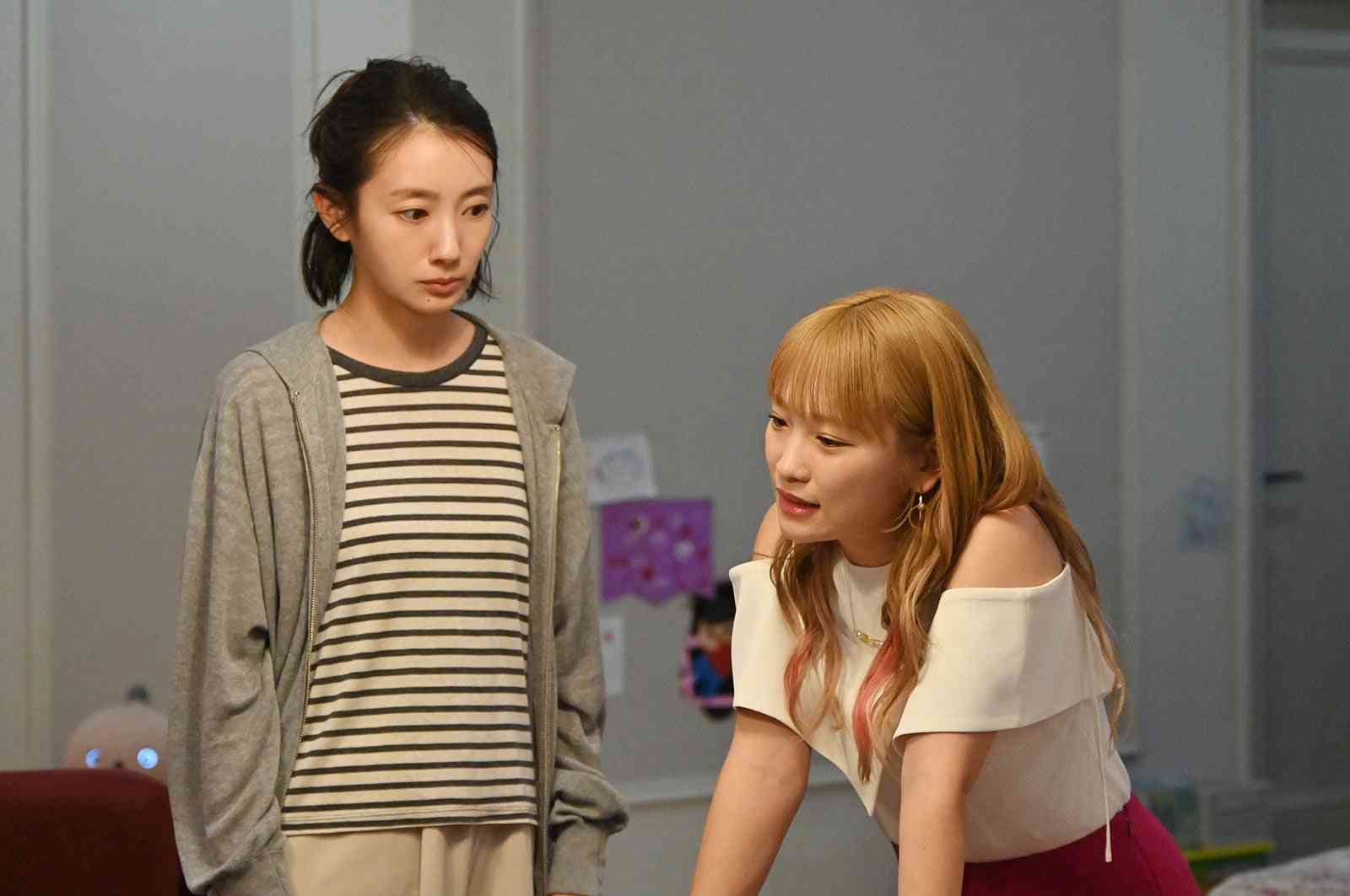 波瑠＆川栄李奈が語る撮影秘話 Snow Man向井康二は「ずっと喋っています」・田中みな実と1番盛り上がった“意外”な話題は？【「フェイクマミー」インタビュー】 - モデルプレス