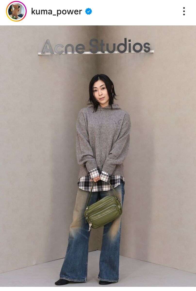 最新の宇多田ヒカルが「お母さんかと」「さらに似てきた」全身ショットに「まじ」「目が覚めた」「なんと」 - スポーツ報知