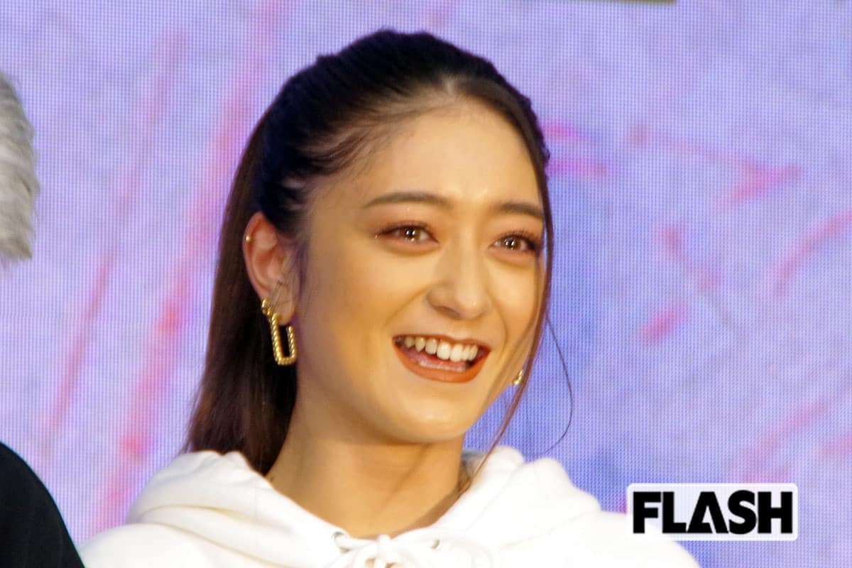 「向こうのほうが上だけど」みちょぱ、“人気朝ドラ女優”への恨み節に批判殺到…『有吉の夏休み』の炎上で好感度下降中に問われた“言葉選び” | Smart FLASH/スマフラ[光文社週刊誌]