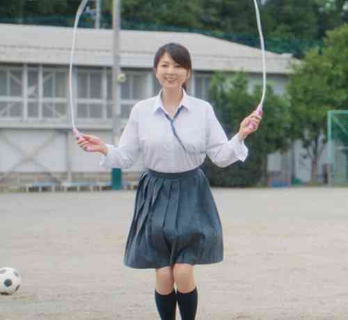 「57歳です」飯島直子、“数十年ぶり”制服姿も完璧な着こなし | Narinari.com